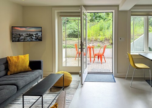 Leafy Urban Escape - Cozy 1 bedroom