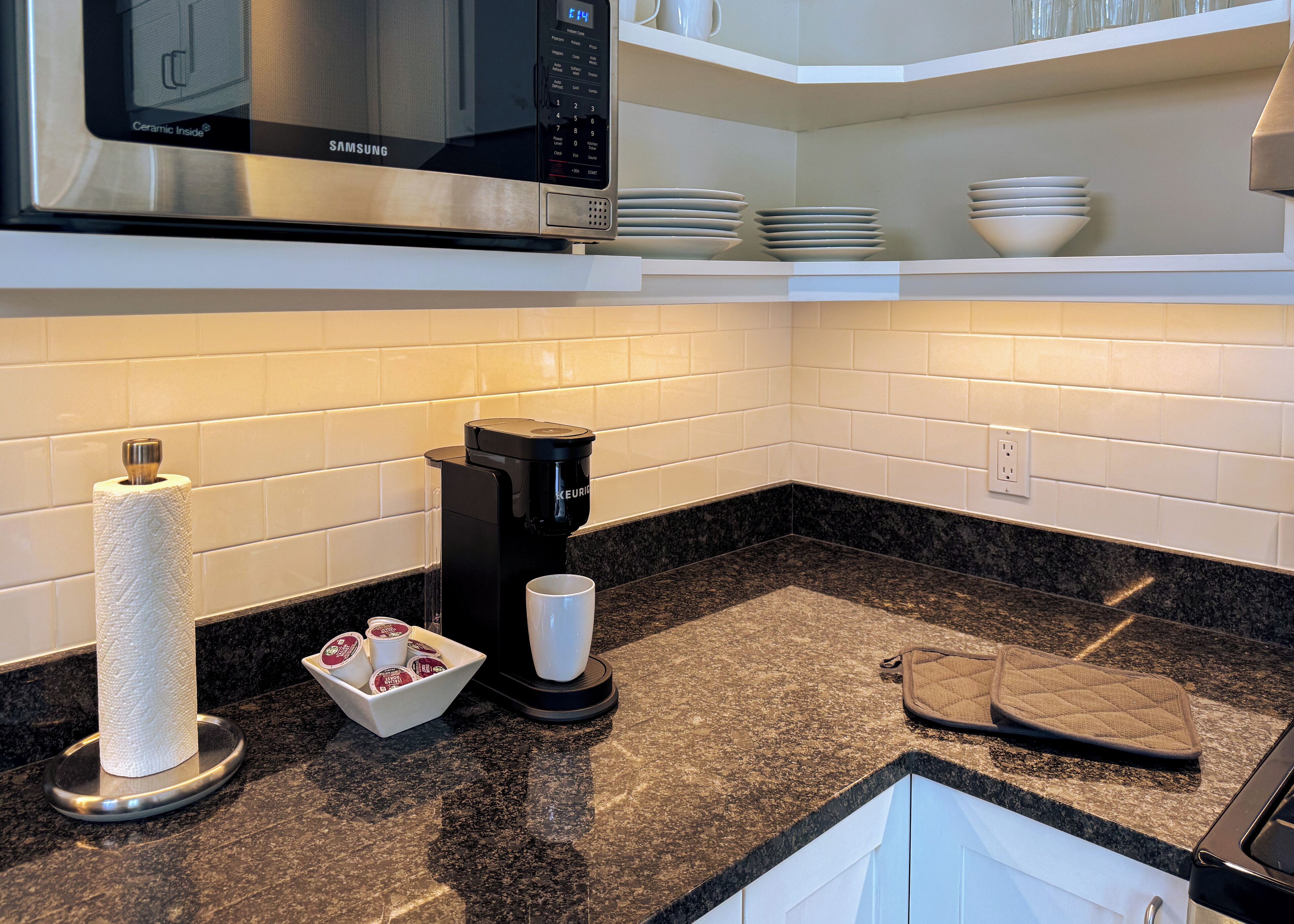 Micro-ondes, four, plaque de cuisson, lave-vaisselle