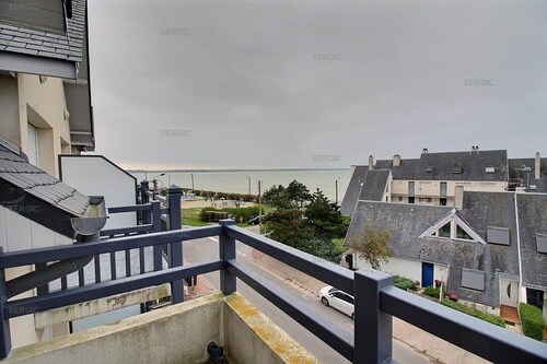 BLEURIVAGE 34, Beautiful apartment with sea view