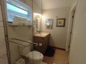 Shower, hair dryer, towels, soap - Close To Everything! w/ Private Kitchen & Bath (Gainesville)