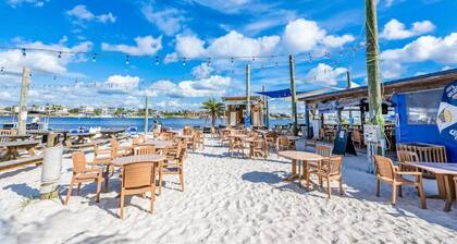 The Blue Fin | Steps from Florabama | Free Parking | Perdido Key