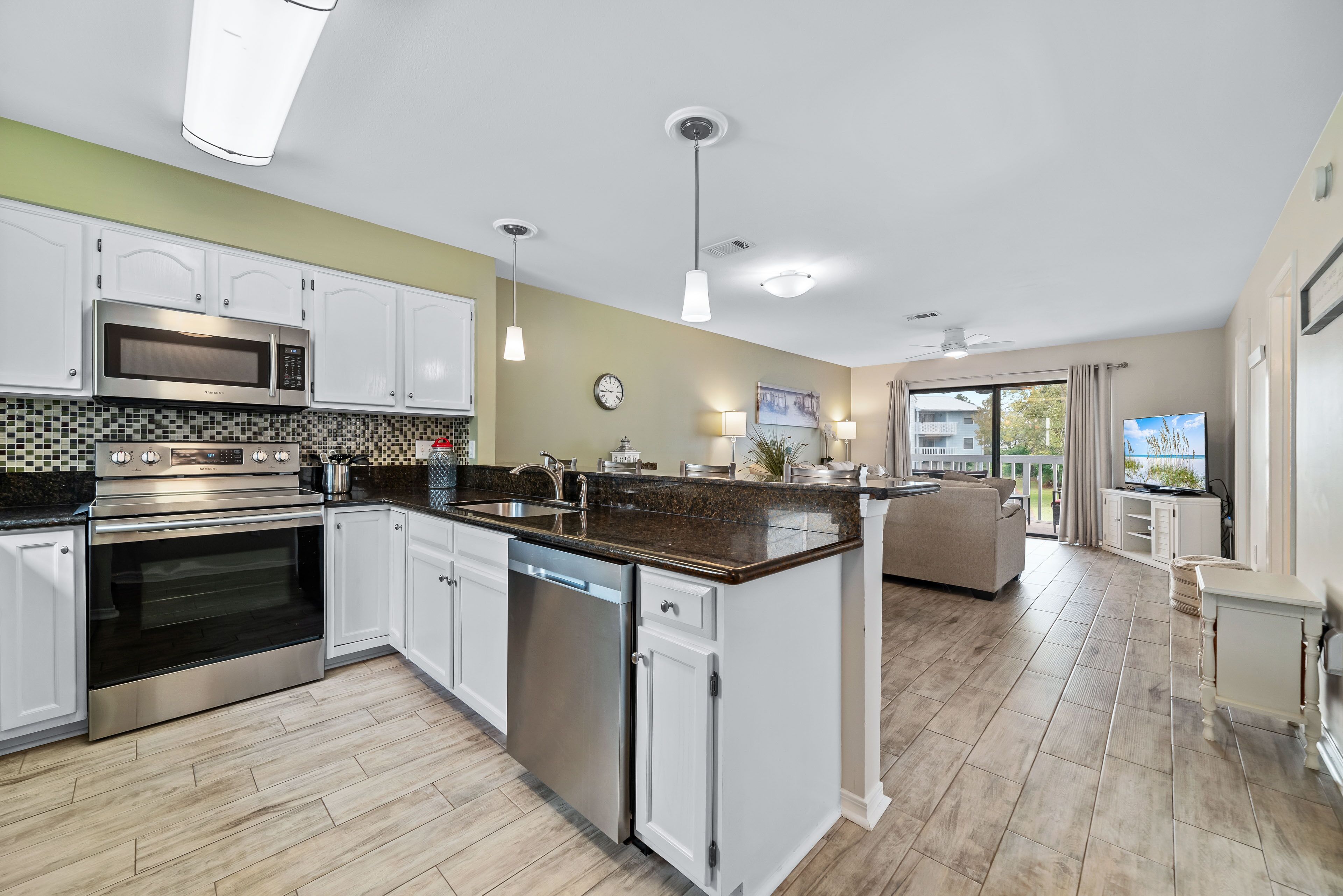 Refrigerador, microondas, horno, placa de cocina