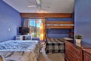 1 slaapkamer, een strijkplank/strijkijzer, gratis wifi, beddengoed