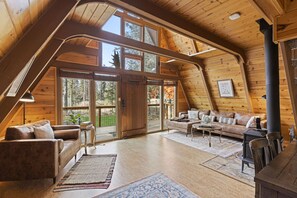 TV - Jupiter Peaks Hideaway (Anchorage)