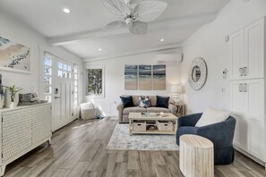 スマートテレビ、書斎 / ワークスペース