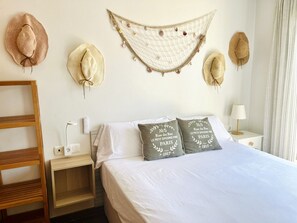 1 habitación, tabla de planchar con plancha, wifi gratis y ropa de cama 