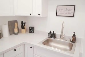 Interior - LuxuriousFloralStudio-HeartofEastAve -walkdowntown (Rochester)