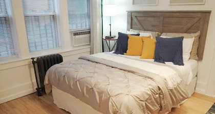 Luxurious Studio-Heart Of East Avenue-WalkDowntown