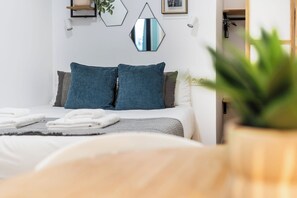 Fer et planche à repasser, accès au Wi-Fi (inclus), literie fournie