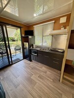 Family Cabin, Ocean View, Beachside | Free WiFi