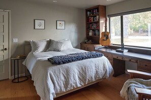 3 soverom, skrivebord, wi-fi og sengetøy