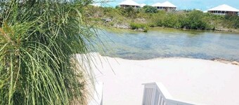 Swan Cottage #6 -Water-Front