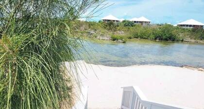 Swan Cottage #6 -Water-Front