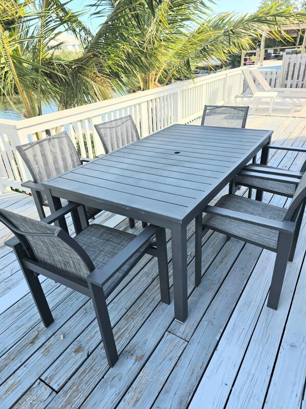 Outdoor dining