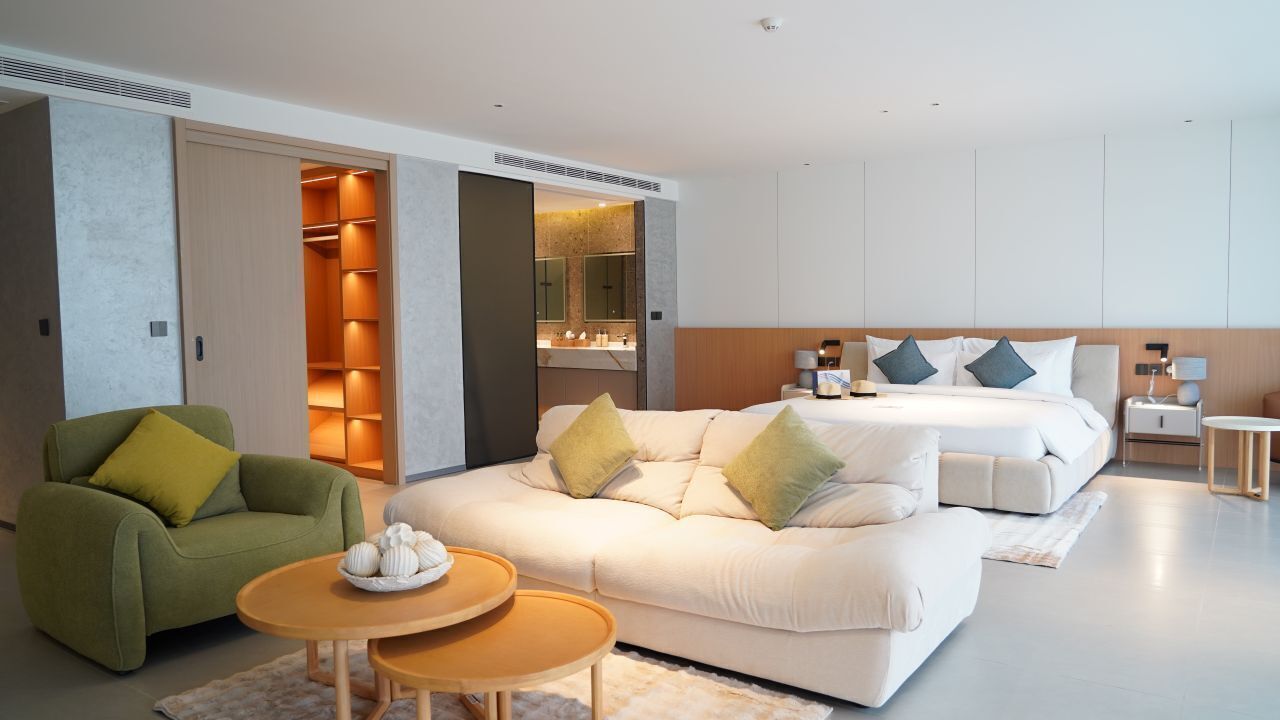 Royal Suite, 2 Bedrooms, Balcony, Sea View | Minibar, in-room safe, desk, laptop workspace