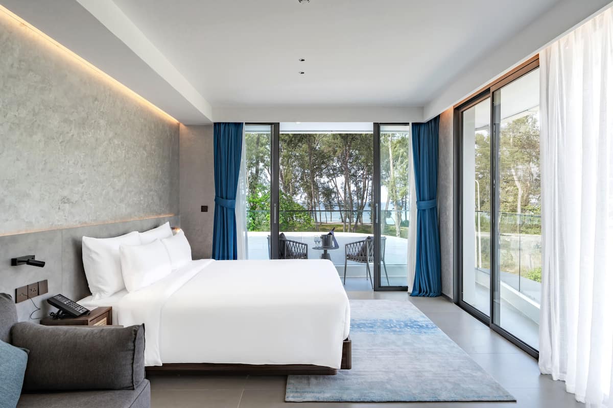 Premier Double or Twin Room, Balcony, Sea View | Minibar, in-room safe, desk, laptop workspace