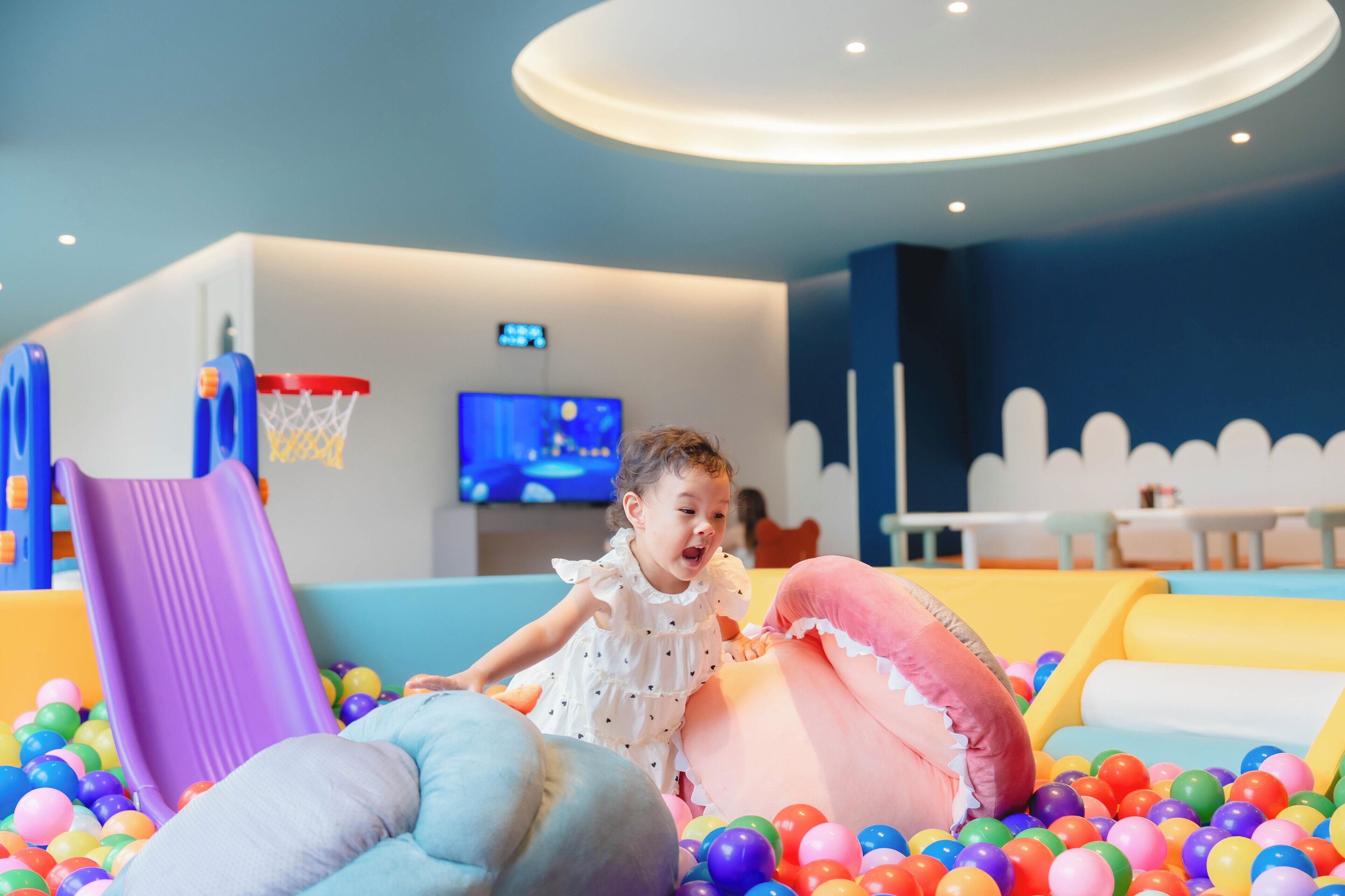 Tempat bermain anak – indoor