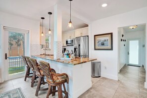 Fridge, microwave, oven, stovetop - Sunset Oceanfront Villa (Hollywood)