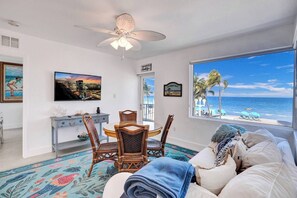 TV - Sunset Oceanfront Villa (Hollywood)