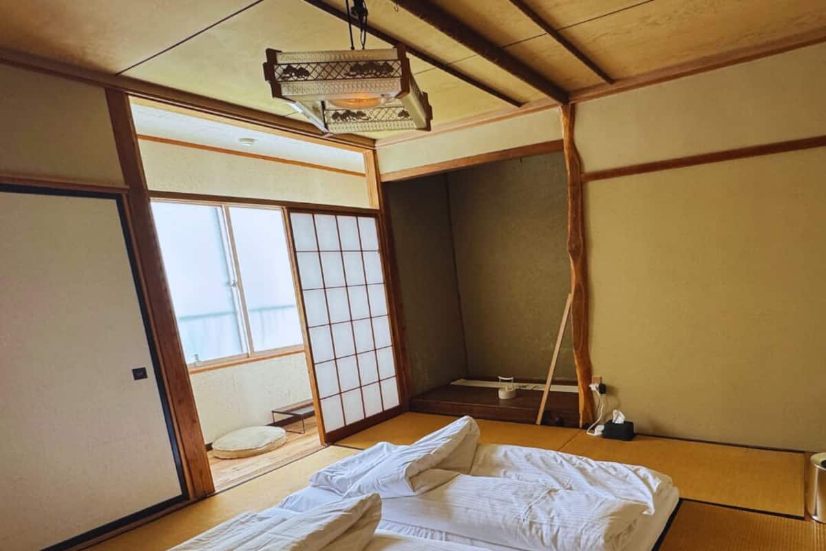 Free WiFi, bed sheets
