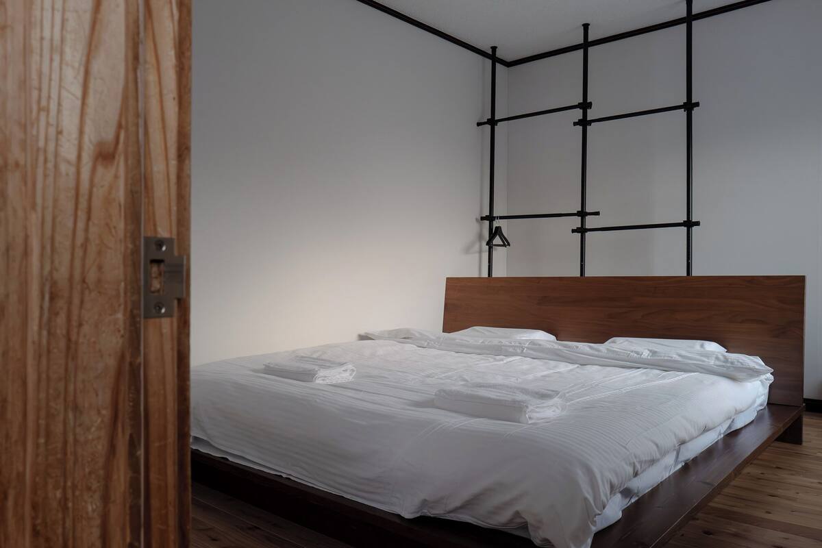 Deluxe Double Room | WiFi (free), bed sheets