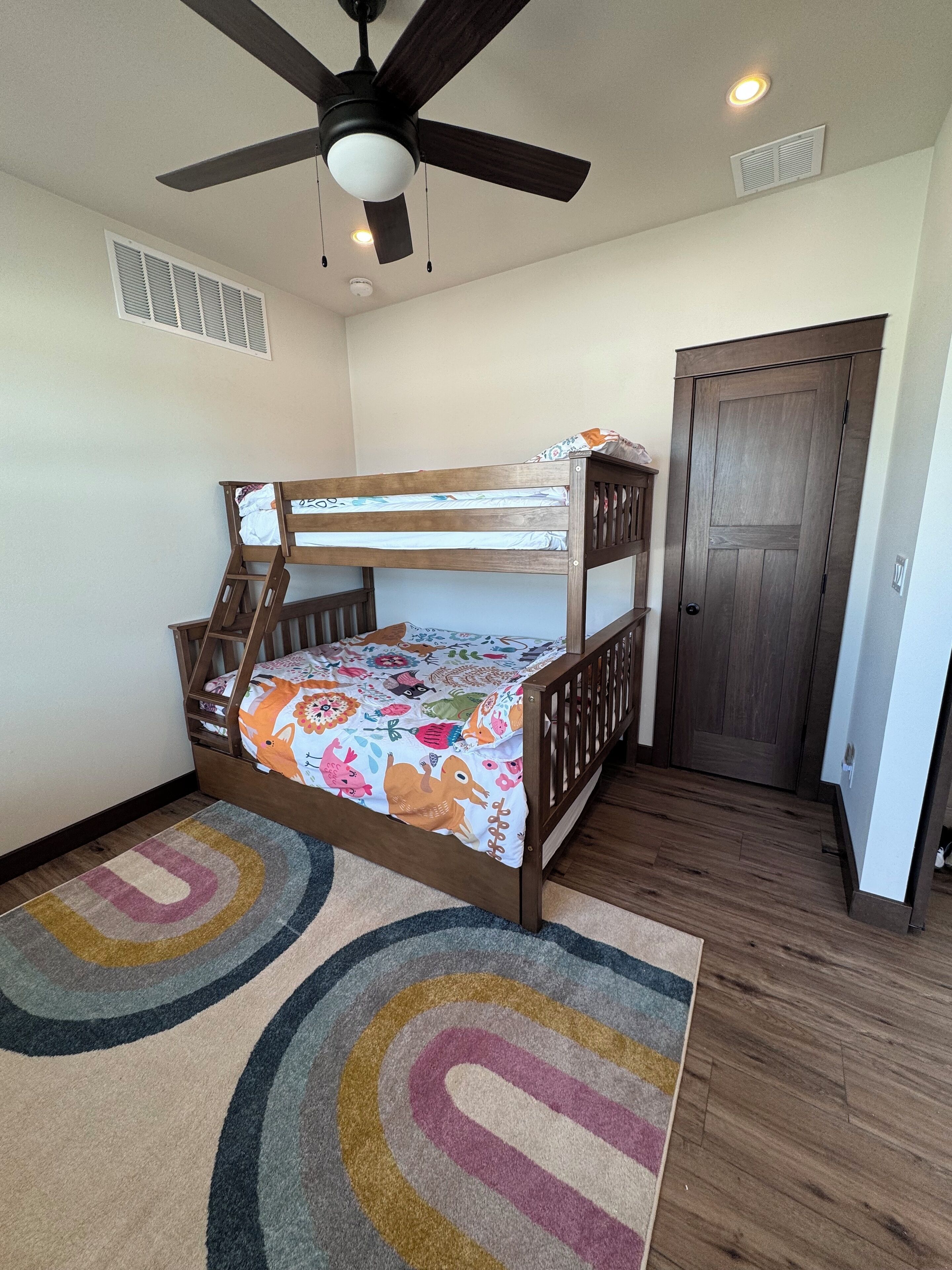 4 habitaciones, wifi gratis y ropa de cama 