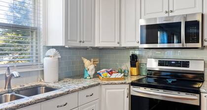 Poolside Retreat - spacious 4-bedroom retreat with pool, hot tub, game room&more