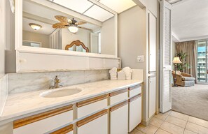 淋浴设施、吹风机、毛巾