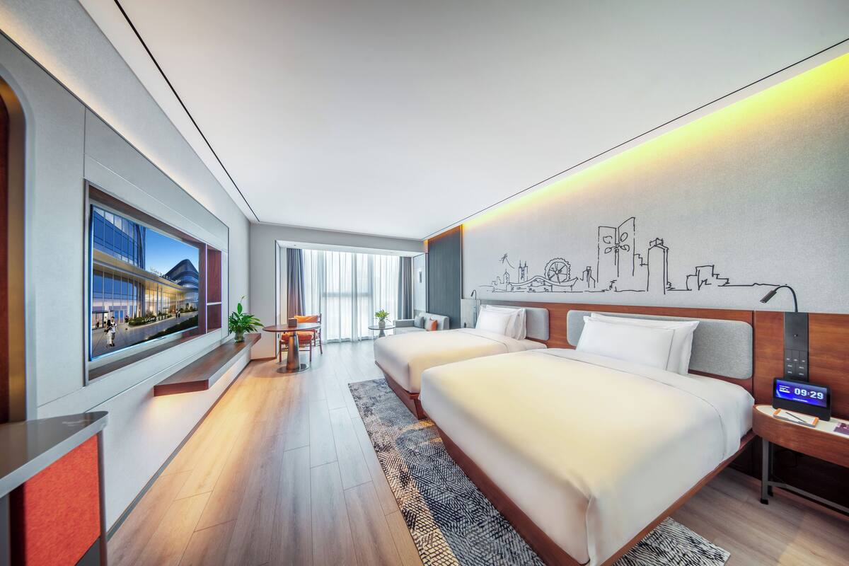 Down duvets, in-room safe, free WiFi, bed sheets