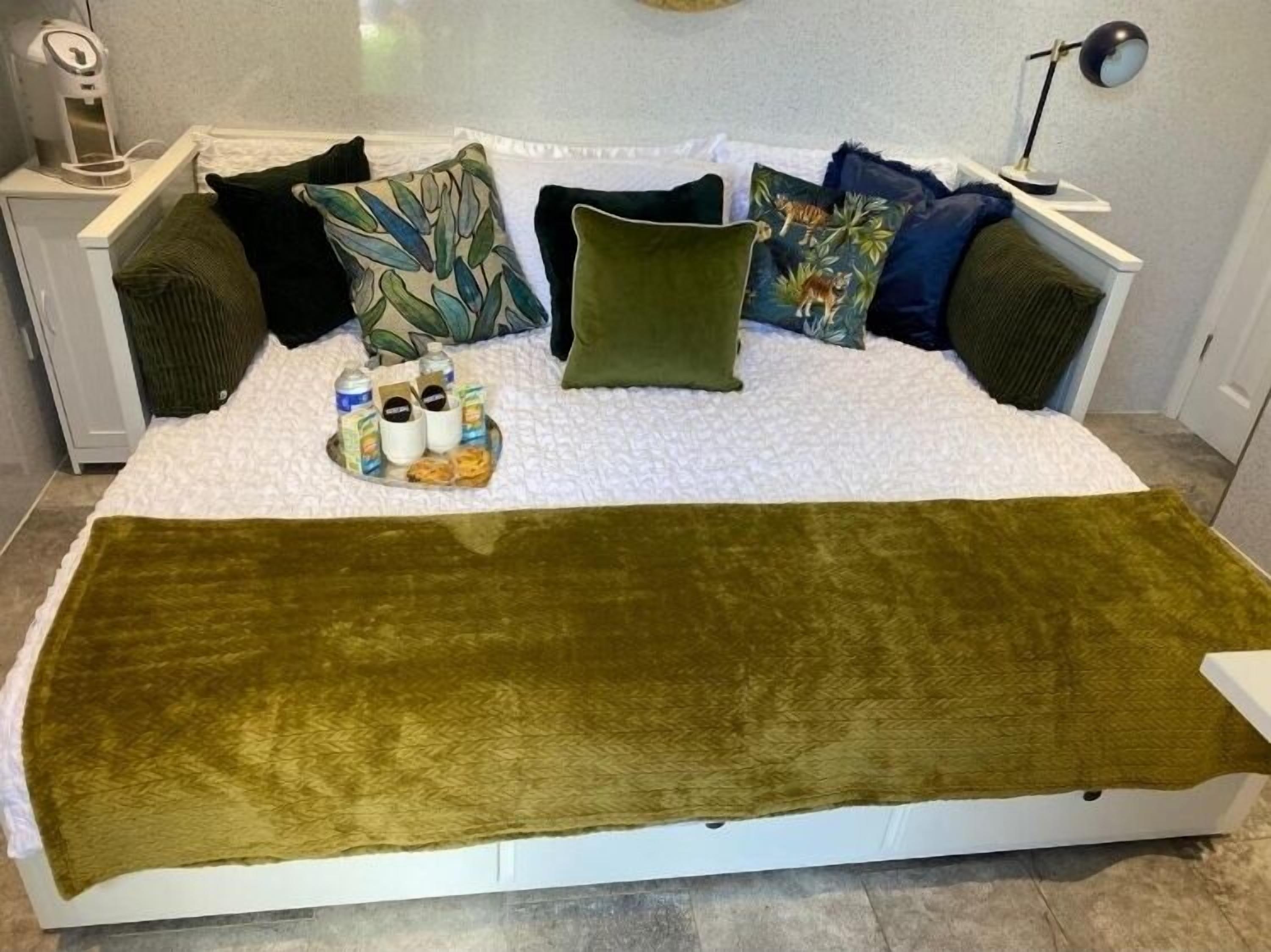 1 bedroom, iron/ironing board, bed sheets