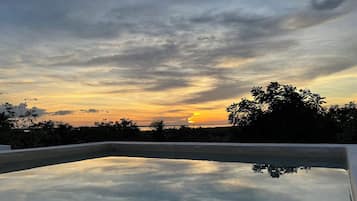 2 outdoor pools