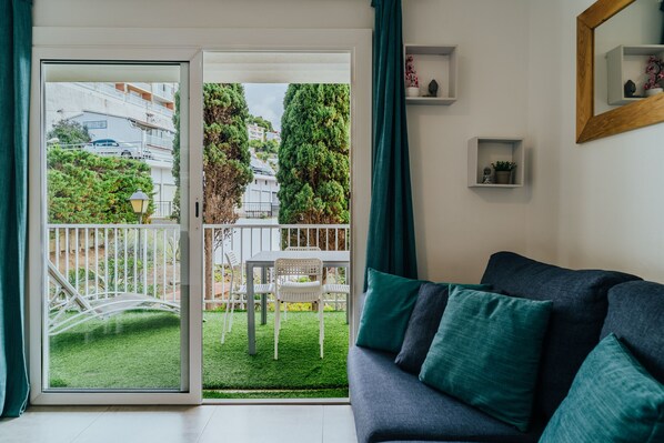 TV - WELCS APARTAMENTO 186 EMP con piscina comunitaria (Rosas / Roses)