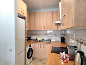 Fridge, microwave, oven, coffee/tea maker