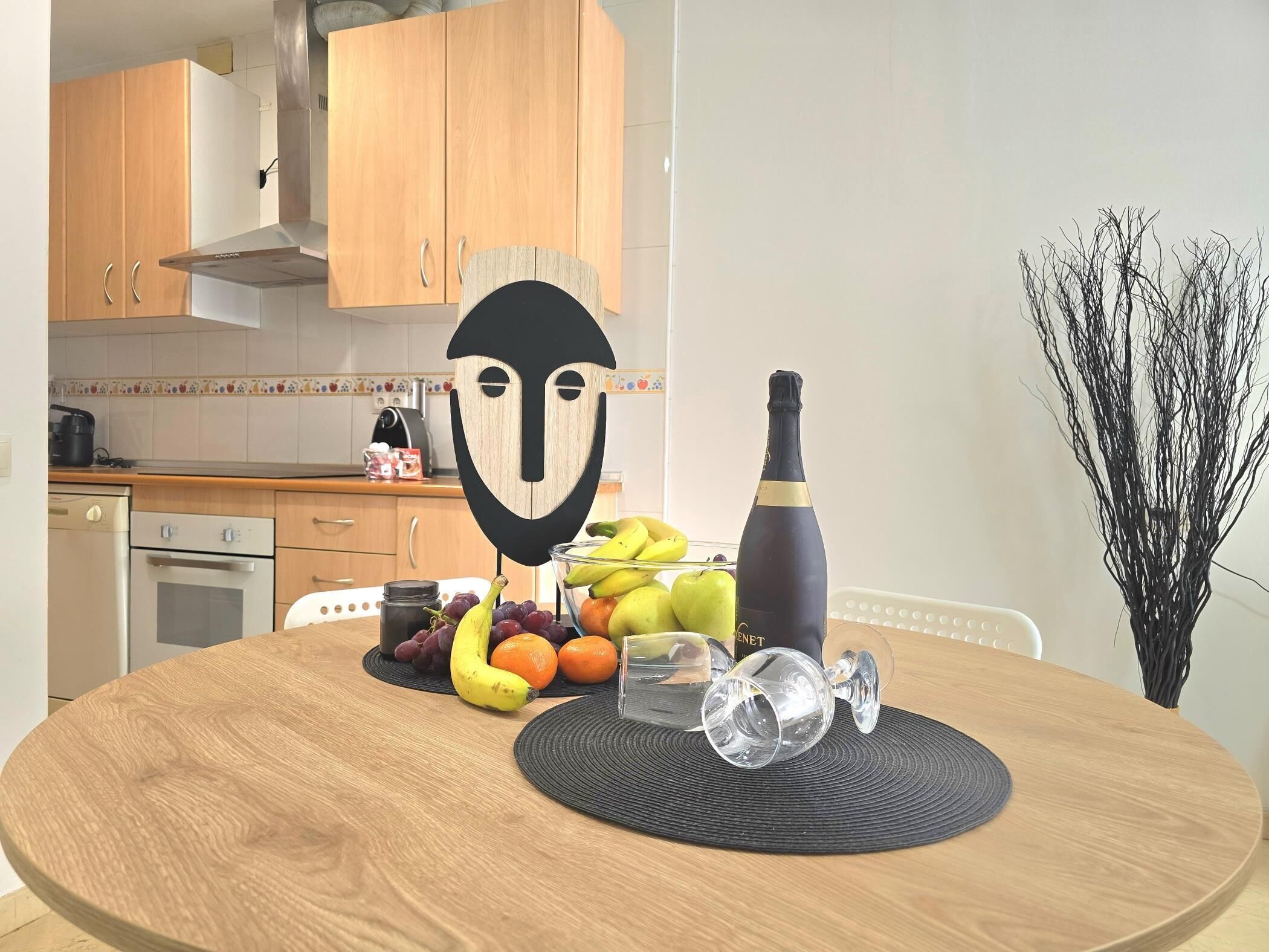 Kjøleskap, mikrobølgeovn, ovn og kaffetrakter/tekoker