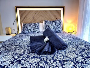 Iron/ironing board, internet, bed sheets