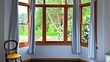 4 室のベッドルーム、アイロン / アイロン台、WiFi、ベッドシーツ