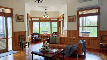 TV, fireplace, offices