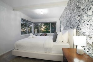 3 室のベッドルーム、デスク、アイロン / アイロン台、WiFi