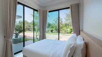 Villa Deluxe, 3 habitaciones, vista a la alberca | 3 habitaciones, wifi gratis y ropa de cama