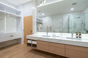 Villa Deluxe, 3 chambres, vue piscine | Salle de bain
