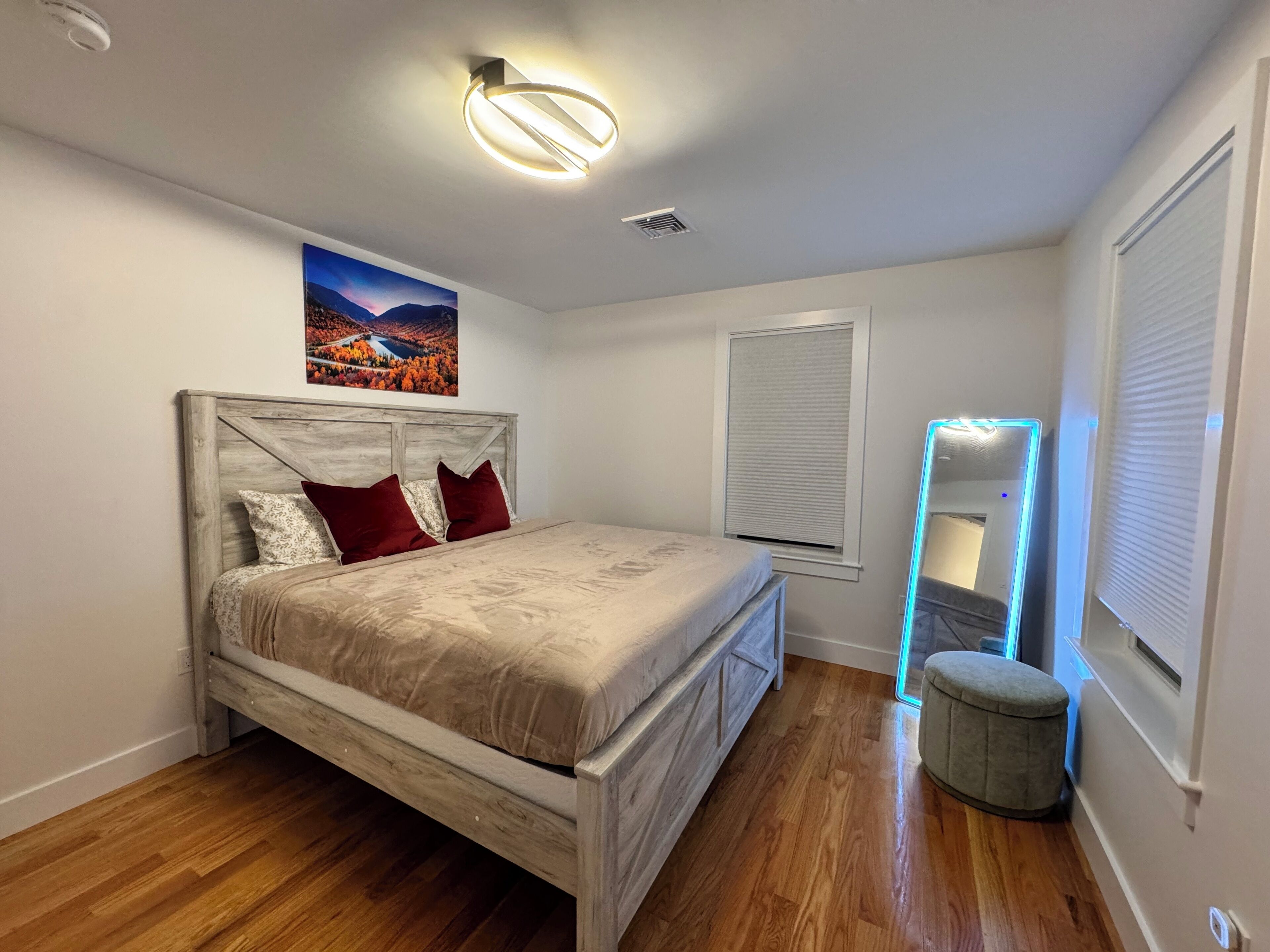 4 bedrooms, iron/ironing board, travel crib, free WiFi
