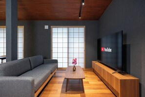 Luxury Villa | Living area - Yatari (Osaka)
