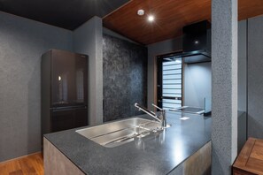 Luxury Villa | Private kitchen | Electric kettle - Yatari (Osaka)