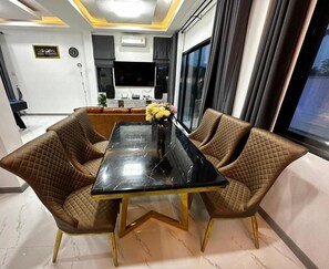 Villa, Pool View | Living area | 32-inch flat-screen TV with cable channels - Cher Cher Pool villa (Ban Chang)