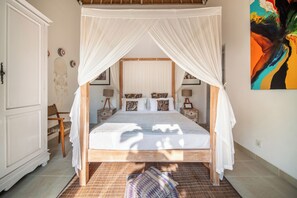 Villa - 3 sovrum - utsikt mot poolen | 3 sovrum, arbetsyta för laptop, barnsängar och sängkläder