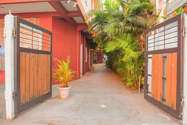 Property entrance - Naksha Tree Hotels Honey Crest (Chennai)