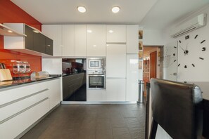 Fridge, microwave, oven, dishwasher