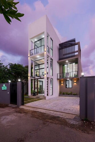 Green Vibe -Two Bedroom Pool View Apartment in Colombo