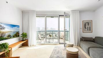 Apartment, City View | Interior