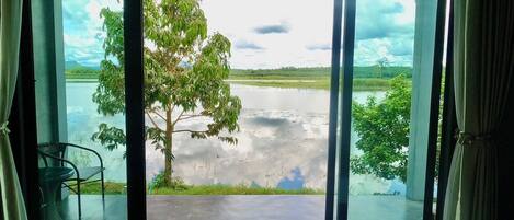 Dobbeltrom – standard | Utsikt mot innsjø